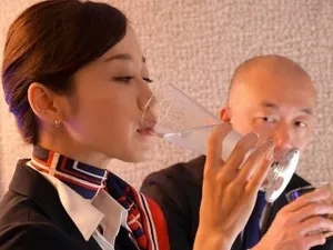 Chị kế nứng lồn và cậu em trai số hưởng